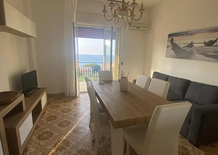 Blue Fly Чефалу